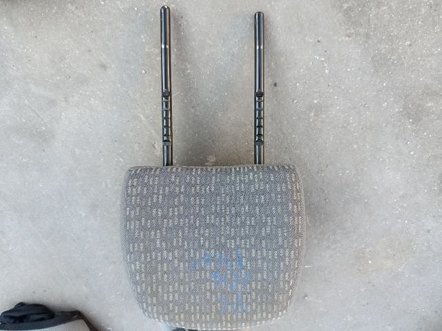 bontott DACIA LOGAN Hátsó Fejtámla