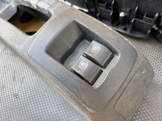 bontott DACIA LOGAN Hátsó középső Ablakemelő Kapcsoló