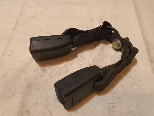 bontott DACIA LOGAN Hátsó középső Biztonsági Öv Csat