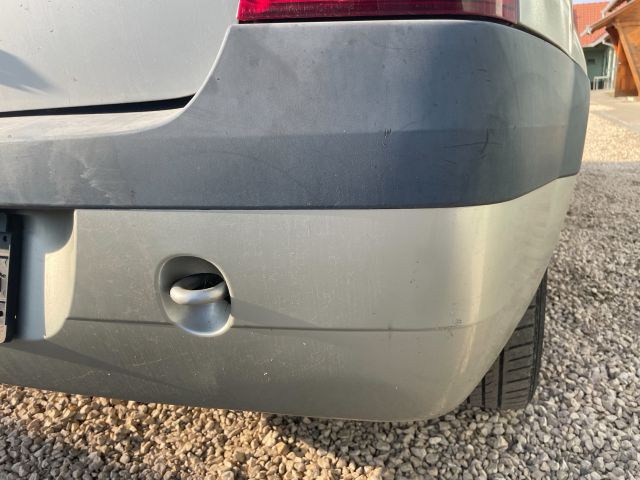 bontott DACIA LOGAN Hátsó Lökhárító (Részeivel)