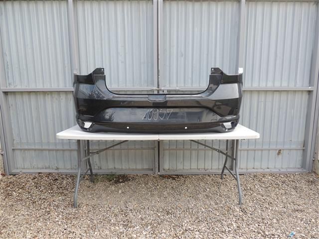 bontott DACIA LOGAN Hátsó Lökhárító (Részeivel)