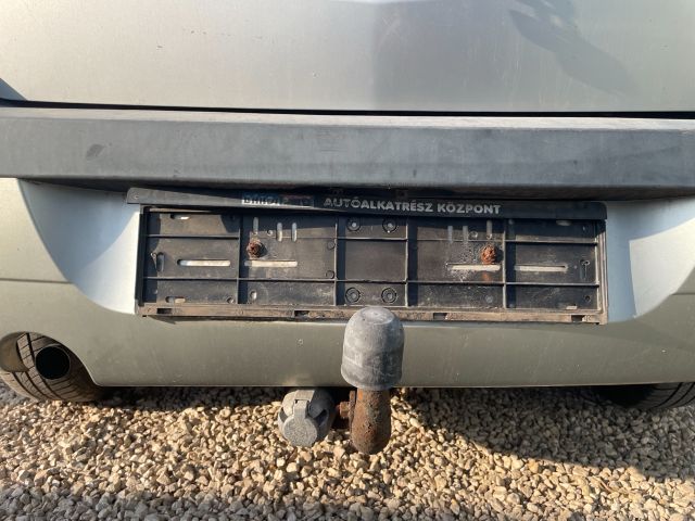 bontott DACIA LOGAN Hátsó Lökhárító (Részeivel)