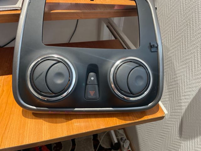 bontott DACIA LOGAN Head-Up Display Keret