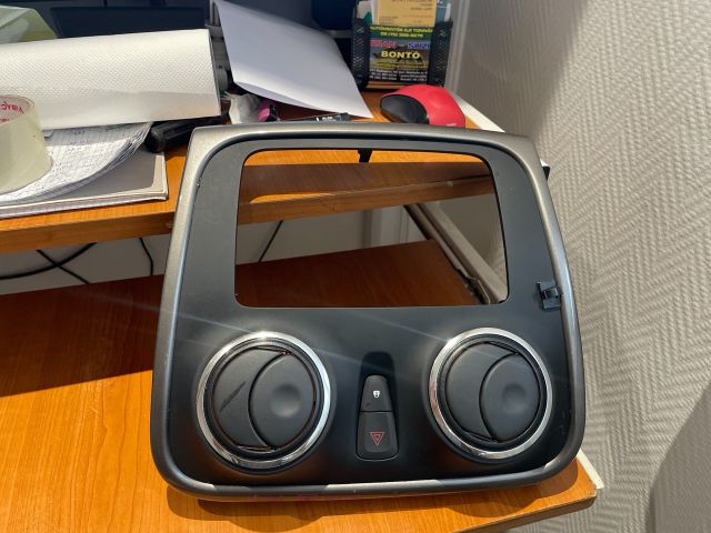 bontott DACIA LOGAN Head-Up Display Keret