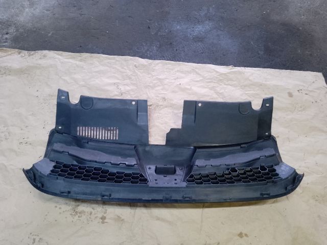 bontott DACIA LOGAN Hűtőrács