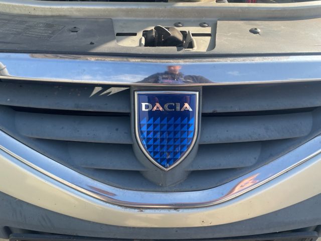 bontott DACIA LOGAN Hűtőrács