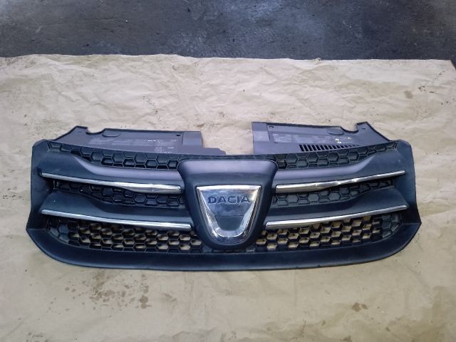 bontott DACIA LOGAN Hűtőrács