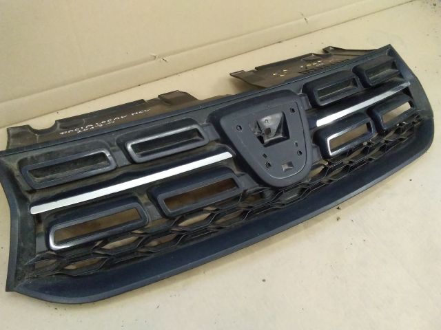 bontott DACIA LOGAN Hűtőrács