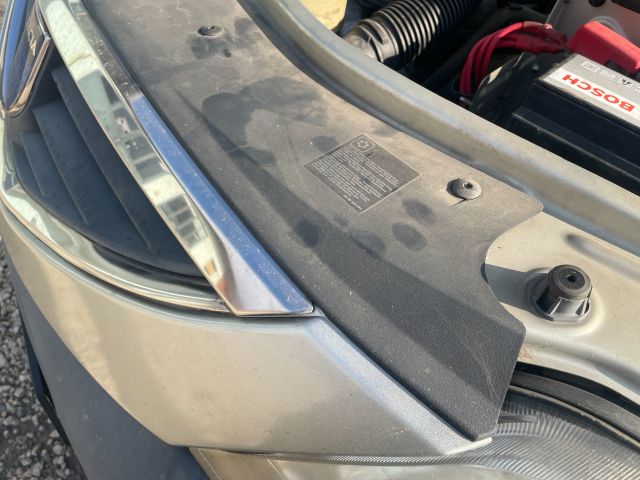 bontott DACIA LOGAN Hűtőrács