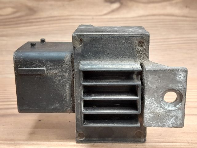 bontott DACIA LOGAN Izzító Relé