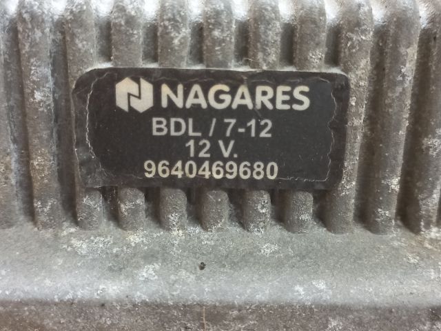 bontott DACIA LOGAN Izzító Relé