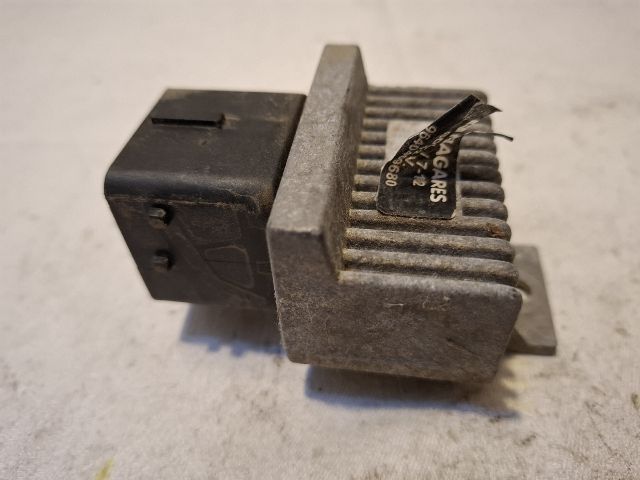 bontott DACIA LOGAN Izzító Relé