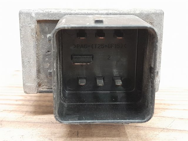 bontott DACIA LOGAN Izzító Relé