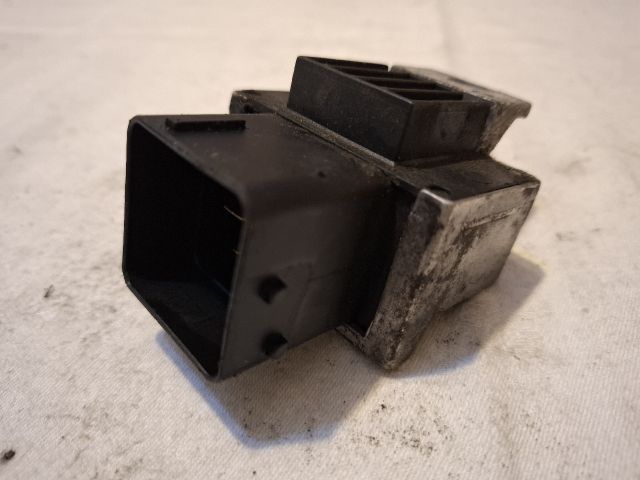 bontott DACIA LOGAN Izzító Relé