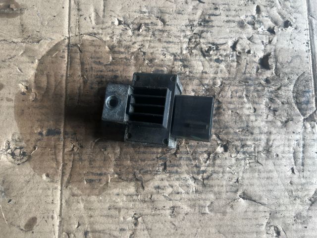 bontott DACIA LOGAN Izzító Relé