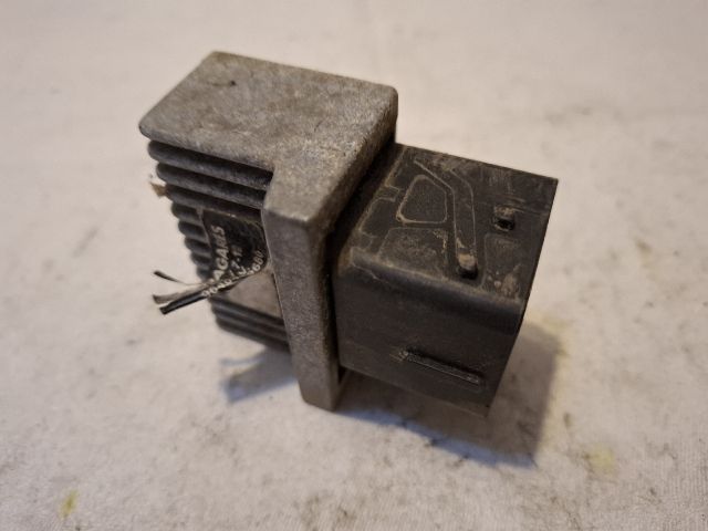 bontott DACIA LOGAN Izzító Relé