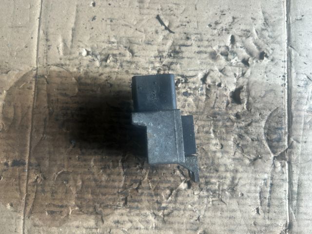 bontott DACIA LOGAN Izzító Relé