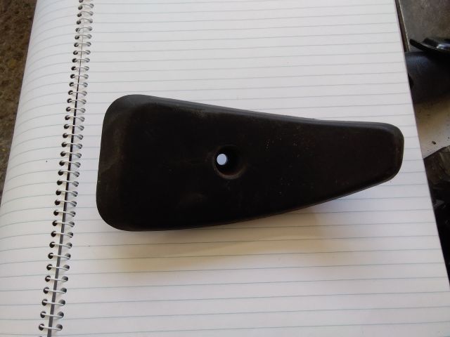 bontott DACIA LOGAN Jobb Csomagtérajtó Ajtóhatároló