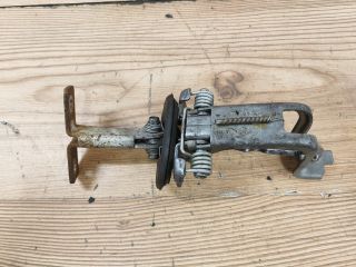 bontott DACIA LOGAN Jobb Csomagtérajtó Ajtóhatároló