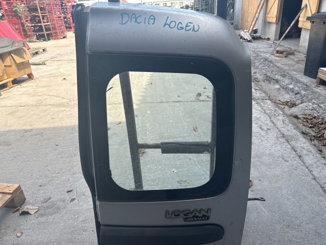 bontott DACIA LOGAN Jobb Csomagtérajtó (Részeivel)