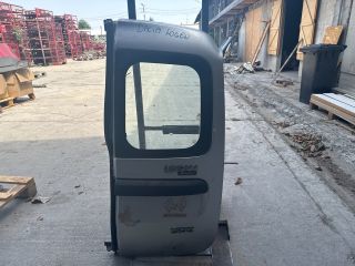 bontott DACIA LOGAN Jobb Csomagtérajtó (Részeivel)