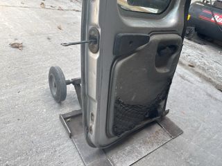 bontott DACIA LOGAN Jobb Csomagtérajtó (Részeivel)