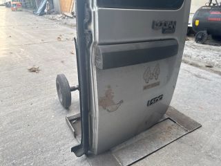 bontott DACIA LOGAN Jobb Csomagtérajtó (Részeivel)