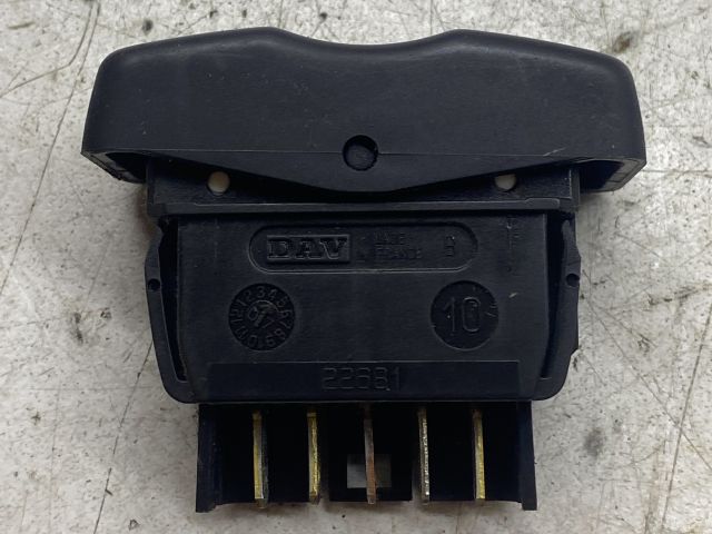 bontott DACIA LOGAN Jobb első Ablakemelő Kapcsoló