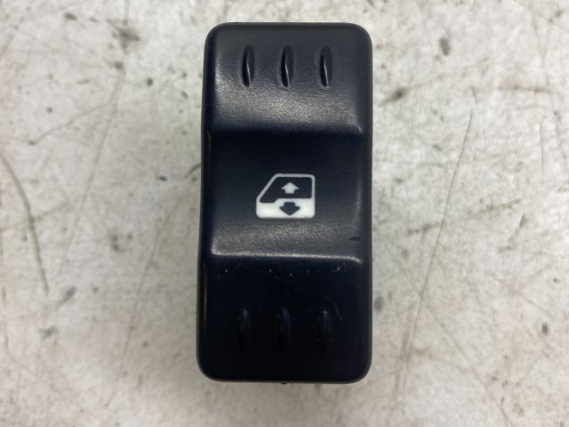 bontott DACIA LOGAN Jobb első Ablakemelő Kapcsoló