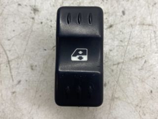 bontott DACIA LOGAN Jobb első Ablakemelő Kapcsoló