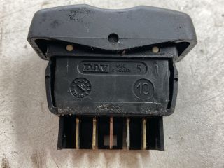 bontott DACIA LOGAN Jobb első Ablakemelő Kapcsoló