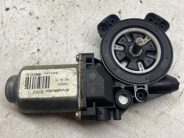 bontott DACIA LOGAN Jobb első Ablakemelő Motor