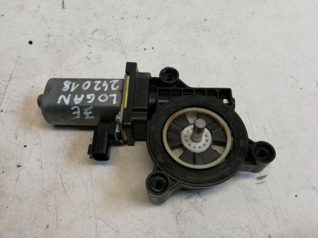 bontott DACIA LOGAN Jobb első Ablakemelő Motor