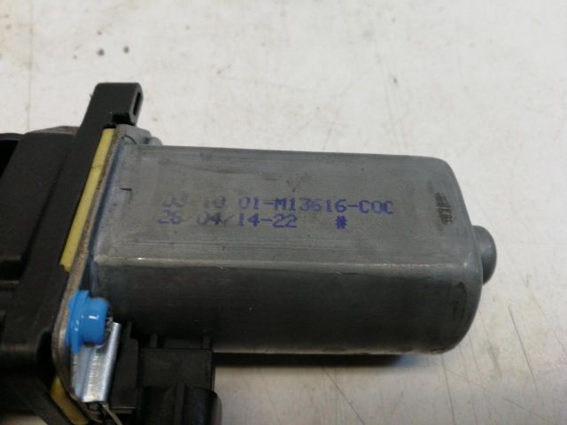 bontott DACIA LOGAN Jobb első Ablakemelő Motor