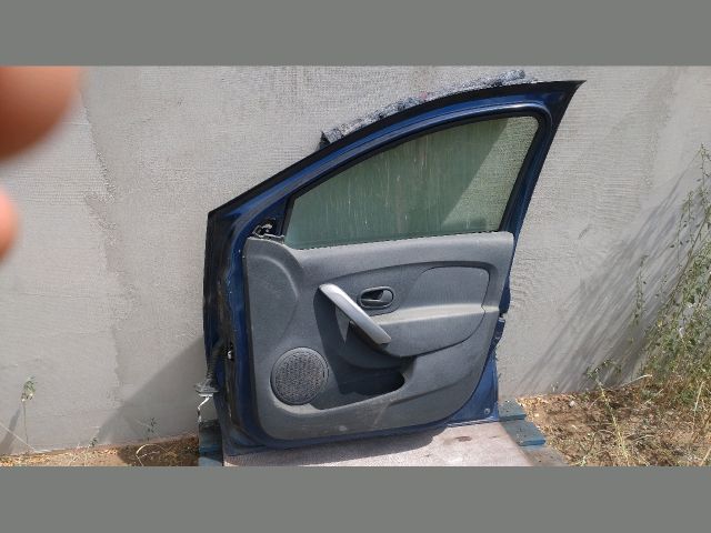 bontott DACIA LOGAN Jobb első Ajtó (Részeivel)