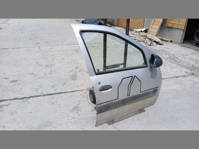 bontott DACIA LOGAN Jobb első Ajtó (Részeivel)