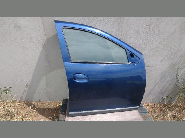 bontott DACIA LOGAN Jobb első Ajtó (Részeivel)