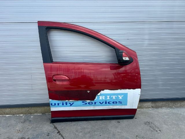 bontott DACIA LOGAN Jobb első Ajtó (Üres lemez)