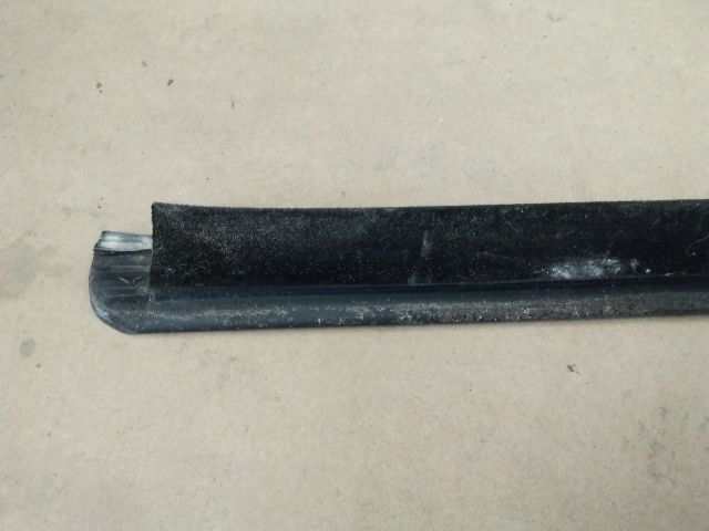 bontott DACIA LOGAN Jobb első Vízlehúzó Gumicsík