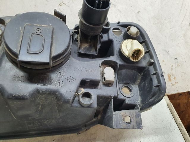 bontott DACIA LOGAN Jobb Fényszóró