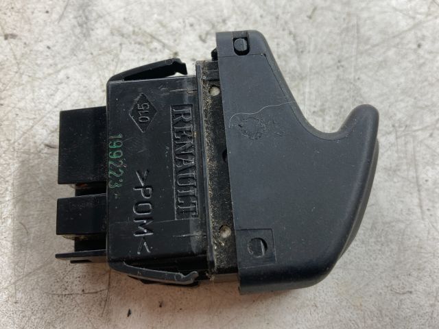 bontott DACIA LOGAN Jobb hátsó Ablakemelő Kapcsoló