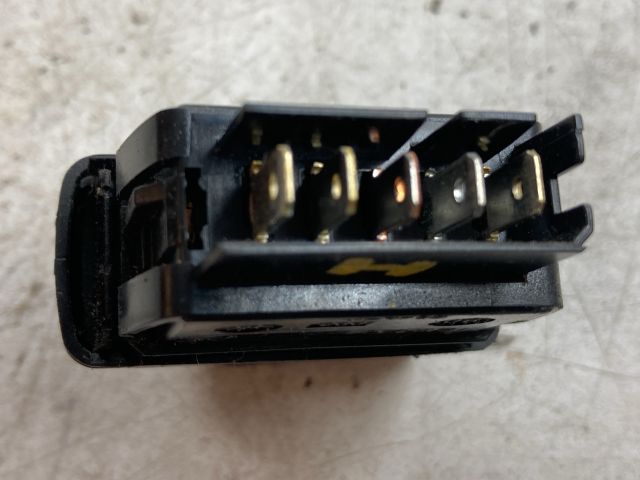 bontott DACIA LOGAN Jobb hátsó Ablakemelő Kapcsoló