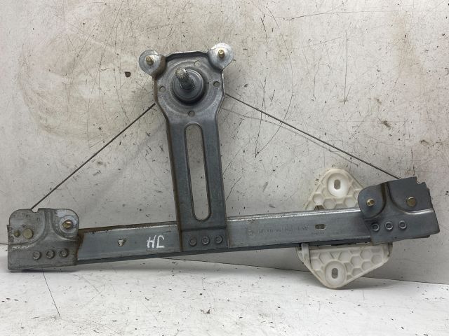 bontott DACIA LOGAN Jobb hátsó Ablakemelő Szerkezet (Mechanikus)