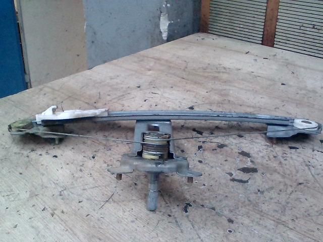 bontott DACIA LOGAN Jobb hátsó Ablakemelő Szerkezet (Mechanikus)