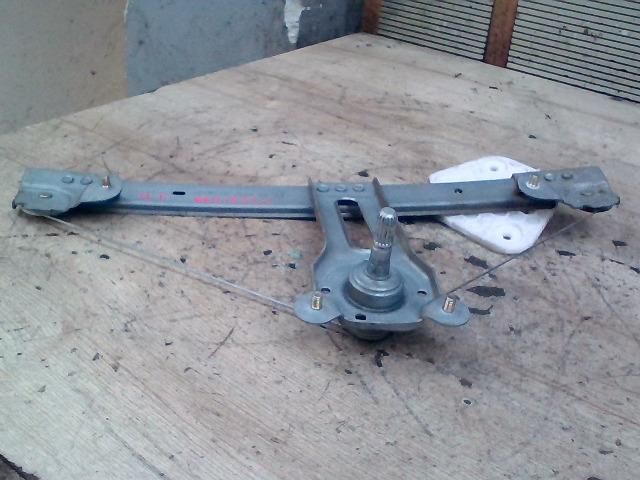 bontott DACIA LOGAN Jobb hátsó Ablakemelő Szerkezet (Mechanikus)