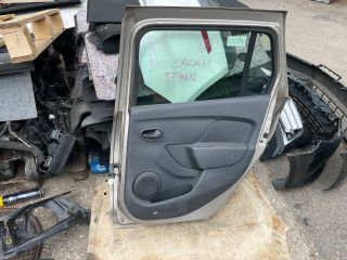 bontott DACIA LOGAN Jobb hátsó Ajtó (Részeivel)