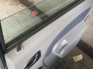bontott DACIA LOGAN Jobb hátsó Ajtó (Részeivel)