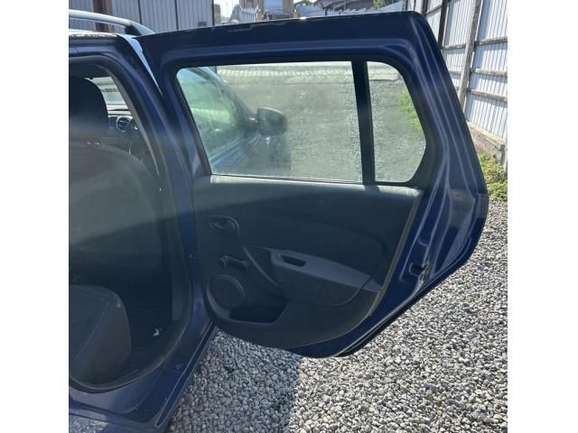 bontott DACIA LOGAN Jobb hátsó Ajtó (Üres lemez)