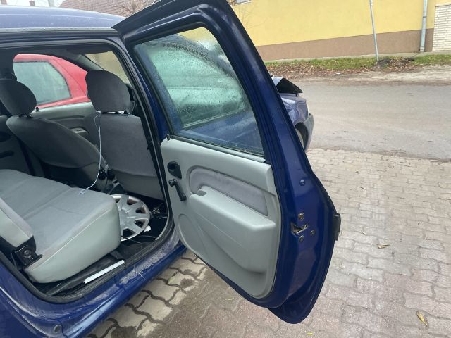 bontott DACIA LOGAN Jobb hátsó Ajtó (Üres lemez)