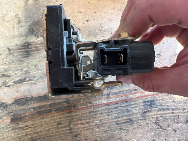 bontott DACIA LOGAN Jobb hátsó Ajtózár